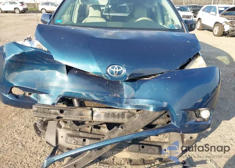 2012 Toyota Sienna Xle 7 Passenger z USA, uszkodzony, nr VIN 5TDDK3DCXCS047622